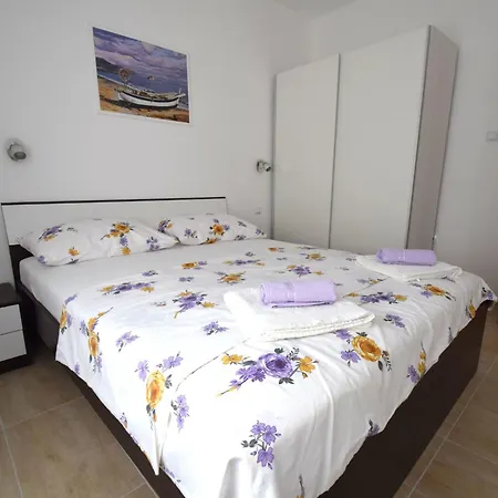 Apartamento Klara By Interhome