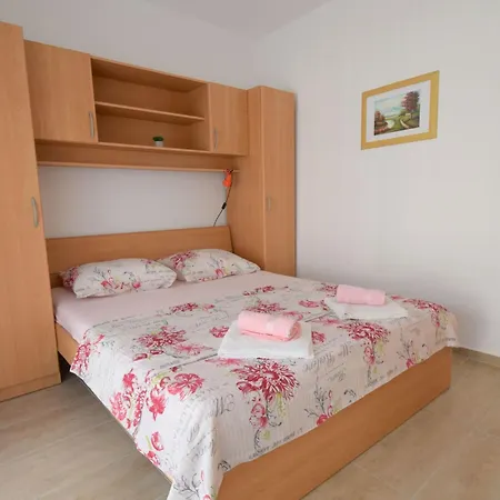 Apartamento Klara By Interhome Krk Town